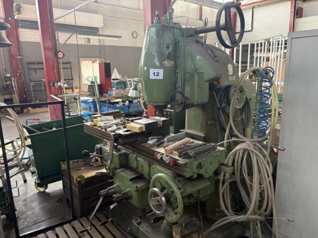 Vertikal-Fräsmaschine DDR-Fabrikat FS400x1650